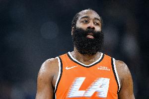 掌控局面！哈登半场9中5拿到16分2板2助1断 首节独得12分