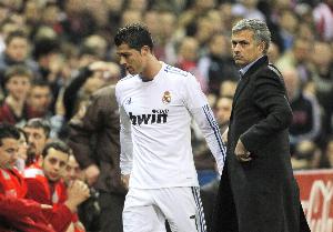 莫德里奇：穆帅曾在更衣室把C罗训哭了，只因有一次没有回追防守