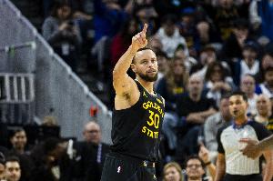 库里：克尼佩尔的风格非常适合NBA 快节奏&阵地战他都应对自如！