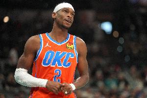 依旧无解！亚历山大打满首节4中4高效拿下9分1板5助1断