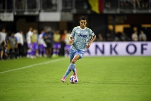 队报：巴黎有意葡超22岁后卫阿尔贝托·科斯塔和17岁前锋卡布拉尔