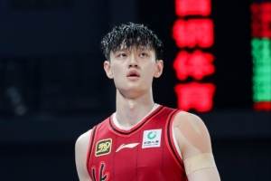 强势回归！曾凡博首节4中3高效拿下7分1助1帽 正负值+10