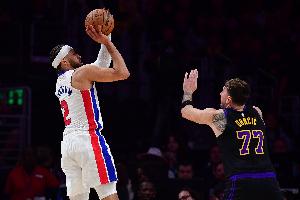 遇上强队毫无还手之力！若湖人只能欺负弱队 显然离争冠还差得远