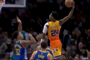 力劈华山！布兰登·米勒腾空暴起 力压TJD满弓战斧炸裂劈扣