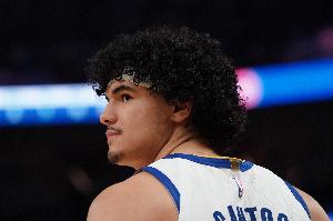 库里：桑托斯逐渐赢得了信任 他清楚自己的角色也明白自己的价值