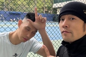 林书豪晒和周杰伦打网球恶搞合照：2026第一天不想被欺负了