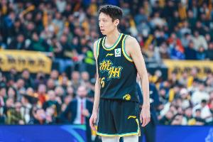 正负值+36冠绝全场！赵岩昊18分钟10中8拿到19分 三分4中3