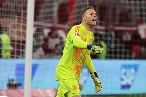 德天空：拜仁门将佩雷茨转会南安普顿已敲定，租期6个月+买断条款