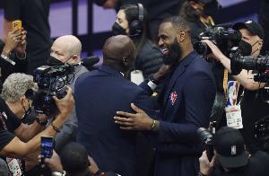 富保罗：最后一投选乔丹&一攻选詹姆斯 乔丹也会认同由詹姆斯发起