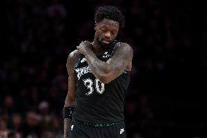 难救主！兰德尔13中7拿到19分7板 三分4中3