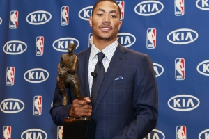 同意吗？小托马斯：拿过MVP就该自动进名人堂 比如罗斯