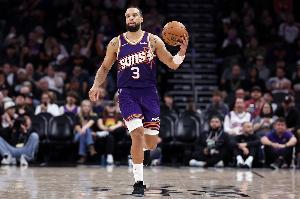 进攻端看龙哥！狄龙半场12中7&三分4中2怒轰20分 还有2断