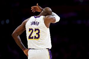 球探谈詹姆斯本赛季表现：毫无亮点 有集锦但很难真正影响比赛