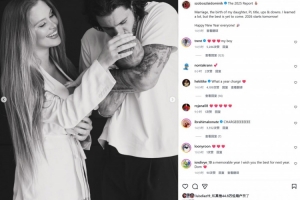 索博斯洛伊社媒总结2025年：结婚生子、英超冠军、经历起起伏伏