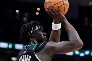 手感火热！西索科10投7中&三分7中5 得到19分1板2助