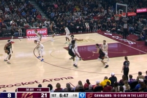 乱箭穿心！迪恩·韦德三分再进 骑士连中4记三分轰出16-0！