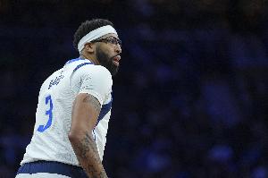 独行侠对阵76人双方首发：浓眉复出大战恩比德、乔治