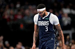 老鹰有足够筹码拿下浓眉 但谁要吹杨呢？快船？国王？留下自用？