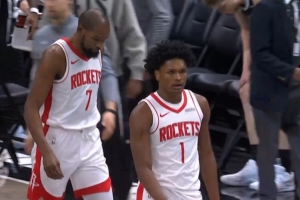 杜门连线！杜兰特持球反击往空中一抛 阿门起飞空接暴力扣停篮网