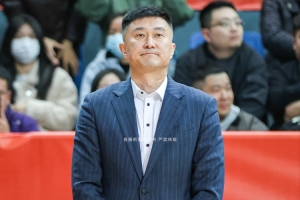 杜锋：近期赛程太过密集 队员都很辛苦 对年轻球员的挑战很大