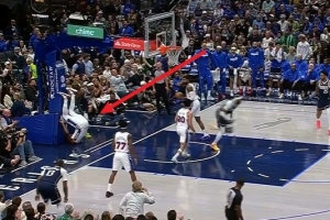 石破天惊！加福德补扣扣翻恩比德 后者倒地还差点翻了个跟头！