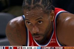 触发血怒🤬小卡被扣眼裁判竟然吹黑哨！小卡带血连得17分打脸！