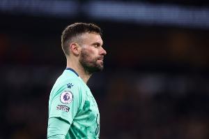 记者：伯恩茅斯免签37岁门将弗雷泽·福斯特，签约半个赛季