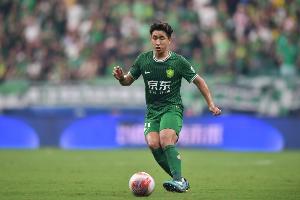 直播吧：张源合同到期离开国安，自由身加盟海港只差官宣