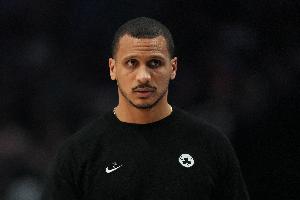 马祖拉：球队下半场攻防俱佳 遏制了对方的快攻 一举带走比赛