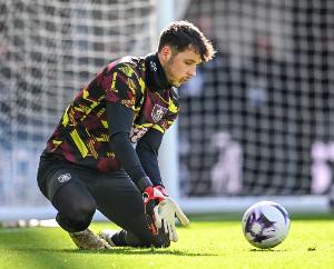 邮报：纽卡暂不重新考虑引进门将特拉福德，关注雷米罗和科贝尔