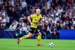 世体：巴萨右后卫引援考虑多特的莱尔森，坎塞洛的名字也被提及