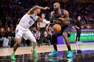 詹姆斯：今早的训练效果很棒 斯玛特主防莫兰特进攻端也能得分