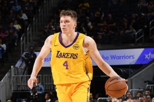 克内克特需要做些什么才能留在轮换阵容里？雷迪克：打得够拼