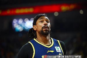 没休息！萨林杰打满半场9中5拿到12分7板3助