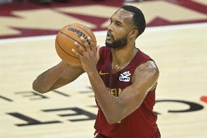 差点就进小黑屋！小莫布里仅拿8分&罚球5中0 另有11板4助3帽