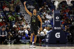 场均20.5分6.1板3.5助！鹈鹕迎战开拓者 墨菲因背部伤势缺阵