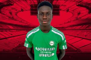 冬窗首签！官方：拜仁租借18岁冈比诺非洲之星前锋恩迪亚耶