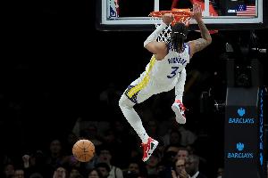 我来硬撑？理查德上半场10中5得13分2板1断 得分全队唯一上双