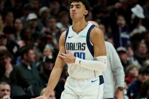 亮个法宝！克里斯蒂弱侧底角埋伏 接球三分速射穿心