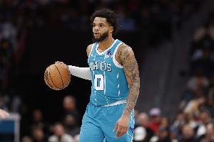 黄蜂主帅：布里奇斯为球队愿意带伤出场 防守端也主动防最强球员